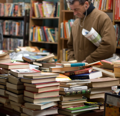 how campus bookstores can make a profit