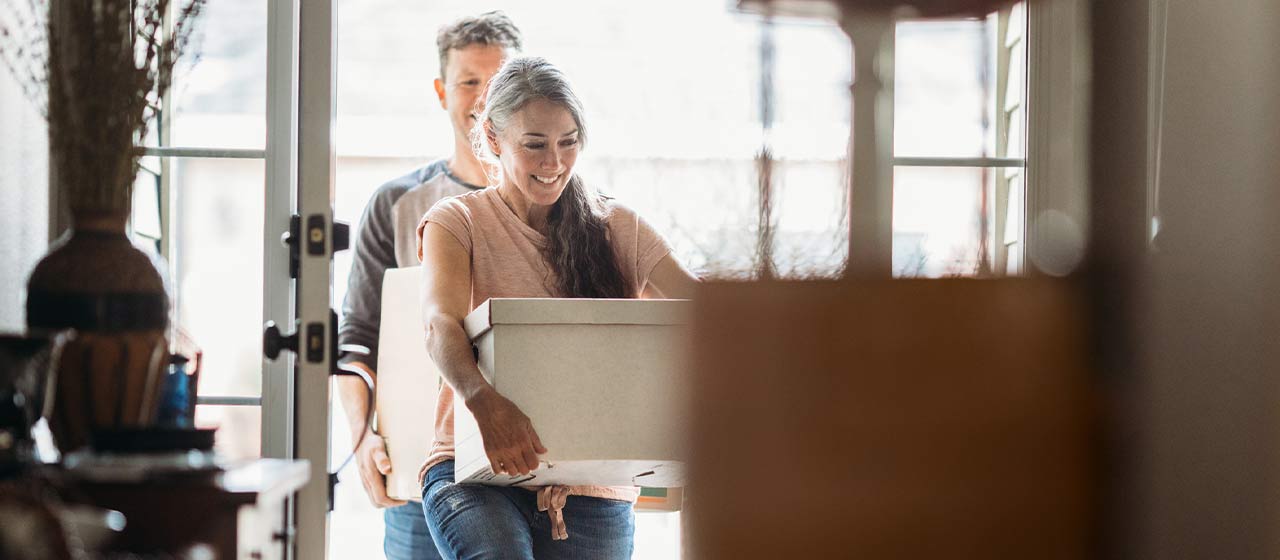 couple using corporate relocation services